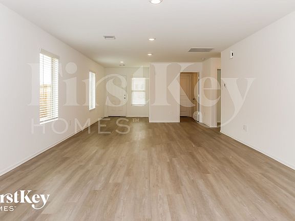 2nd image of 427 Jewett Meadow Dr