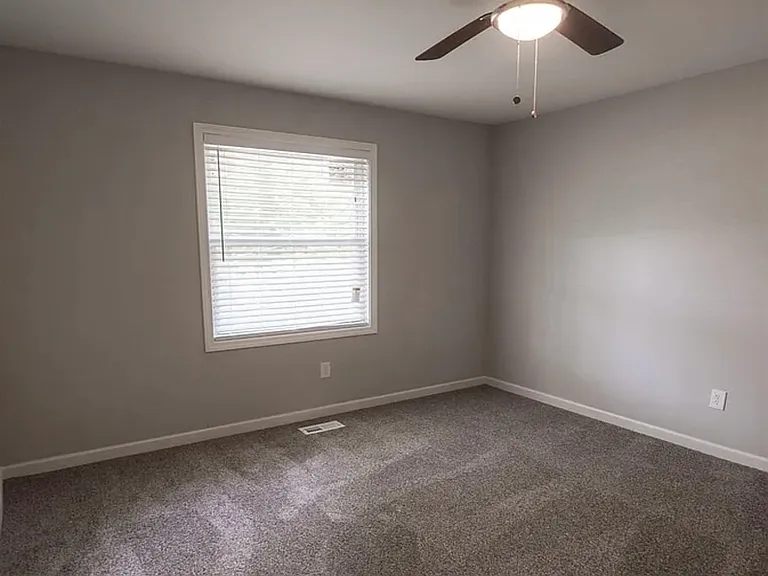 3255 Village Glen Trl — Photo 14