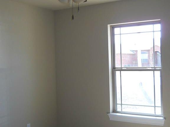 3rd image of 1318 Briar Cliff Path