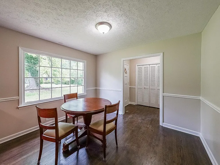 Cedar Valley Dr NE — Photo 6