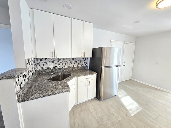 4th image of 2914 S Wallace St #2R