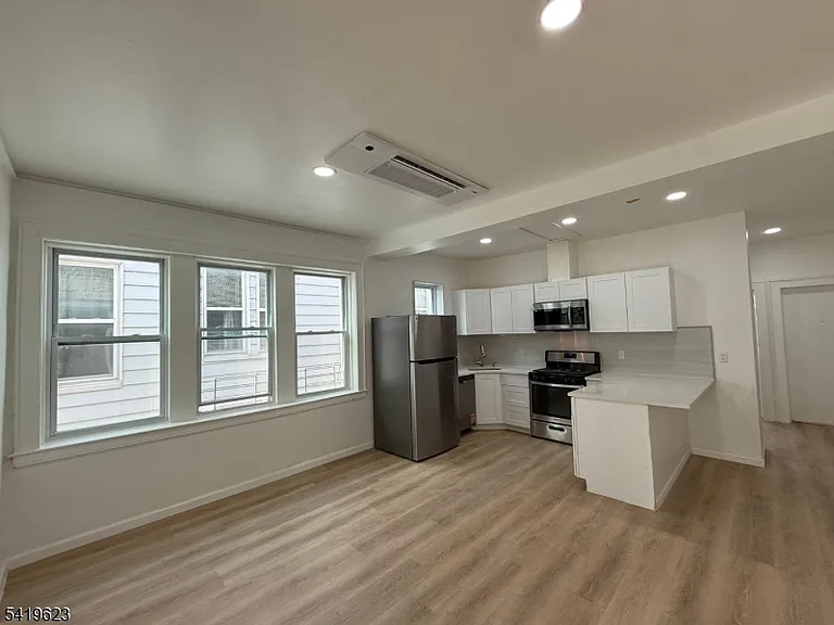 740 N 8th St #3 — Photo 14