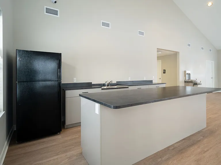 3-web-or-mls-2111-heyboer-dr_12092024
