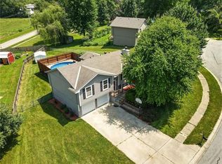 2415 Little Blue Ct, Liberty, MO 64068