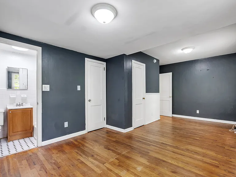 1131 Hawthorne St — Photo 8