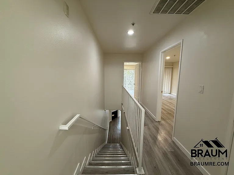 7323 WINNETKA — Photo 21