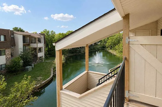 182 Waters Edge Dr #301 — Photo 16