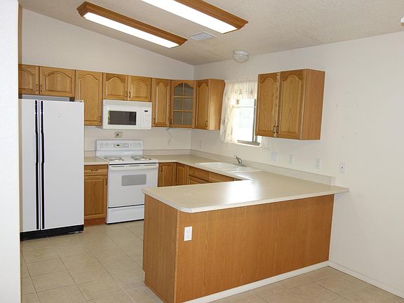 5th image of 1210 E Hombre Dr