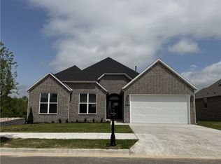 2955 N Grey Squirrel Dr, Fayetteville, AR 72704