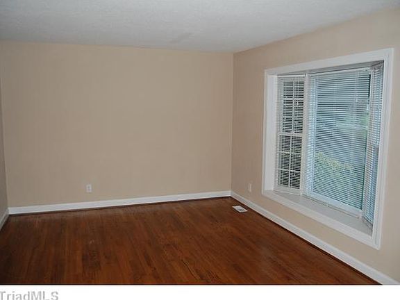3rd image of 8006 Tam Oshanter Dr