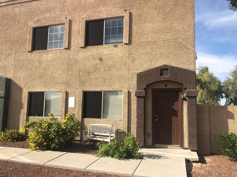 1st image of 2838 E Tracy Ln Unit 4