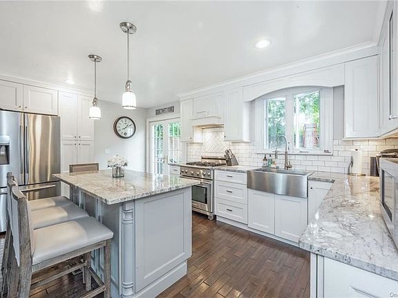 5th image of 28 Saint Eleanoras Ln