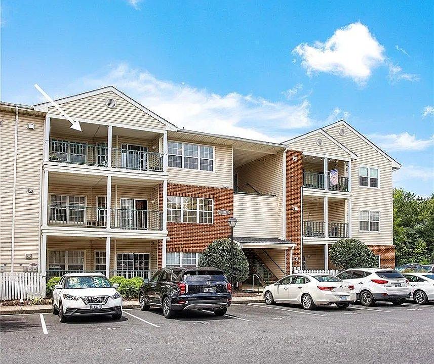 1st image of 831 Brassie Ln APT J