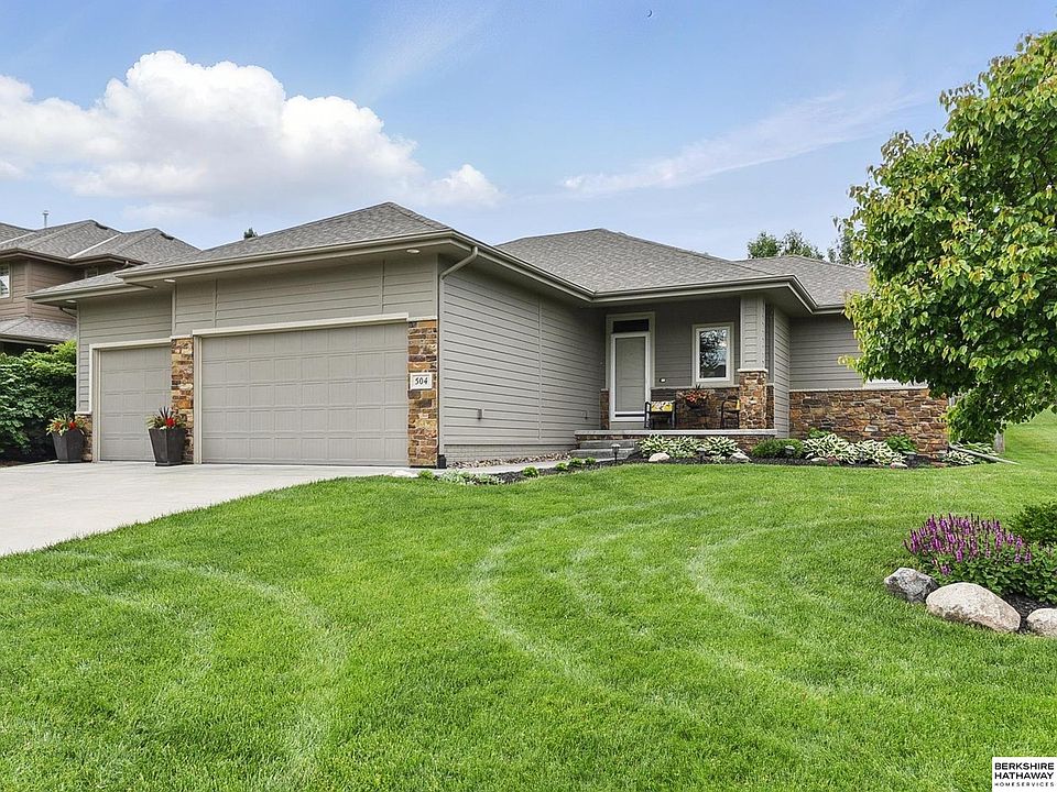 1st image of 504 S 198th St
