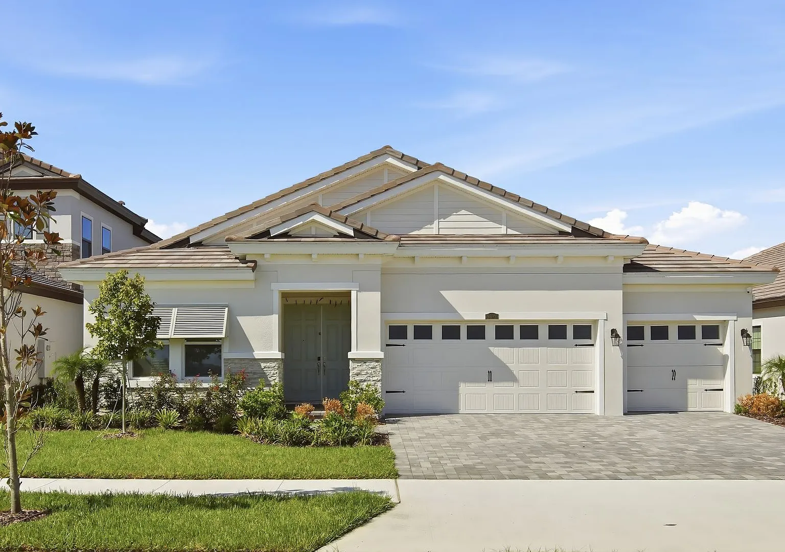 3 Bedrooms | 3.5 Bathrooms Brand-Newer Luxury Home In Mirada Resort-Style Living — Photo 1