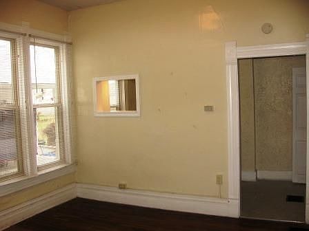 Living Rm with pass-thru