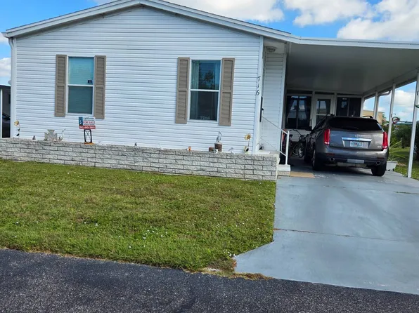 716 Jacaranda Cir, Venice, FL 34285