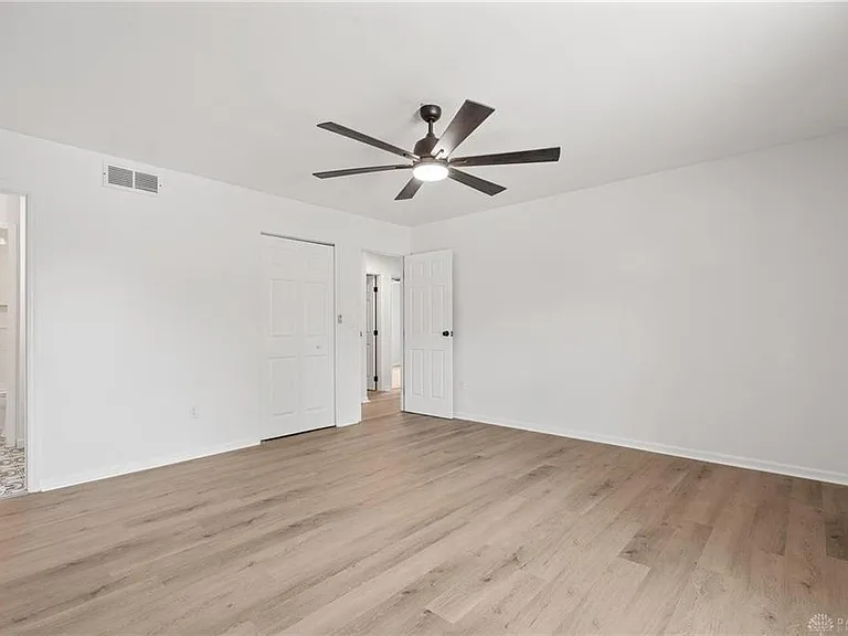 5420 Split Rock Dr — Photo 32