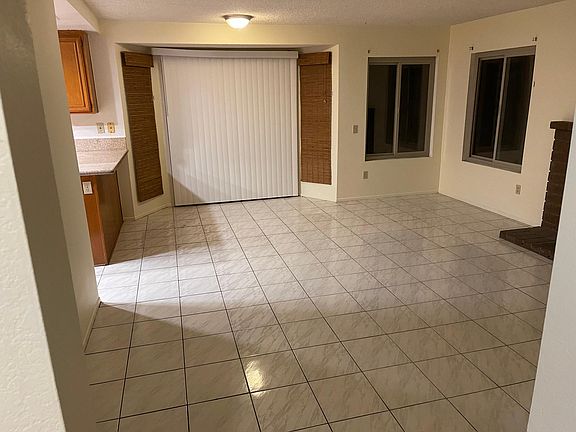 4th image of 989 Birmingham Dr