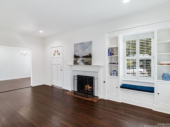 3rd image of 128 INSLEE AVE