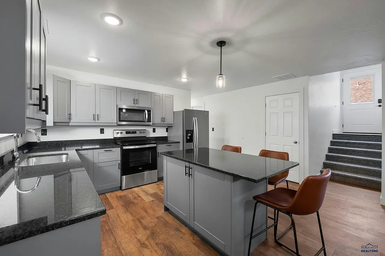 3 bed, 1244 sqft, $1,750 — Photo 3