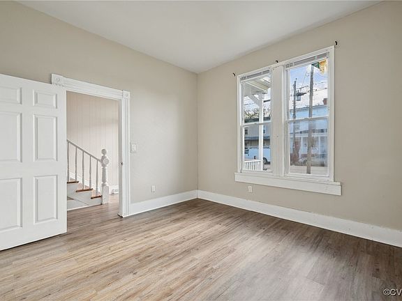 3rd image of 1147 & 1145 Farmer St