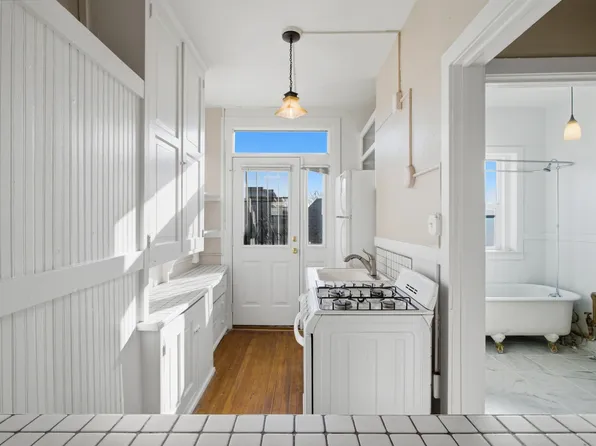 Kenilworth Court, 1560 N Downing St APT 14B, Denver, CO 80218