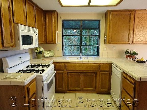 4th image of 4950 Palm Ave