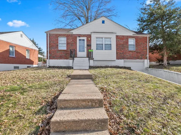 9020 Southview Ln, Saint Louis, MO 63123