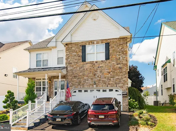 9662 Clark St, Philadelphia, PA 19115