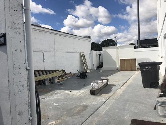 5th image of 5200 S Dixie Hwy