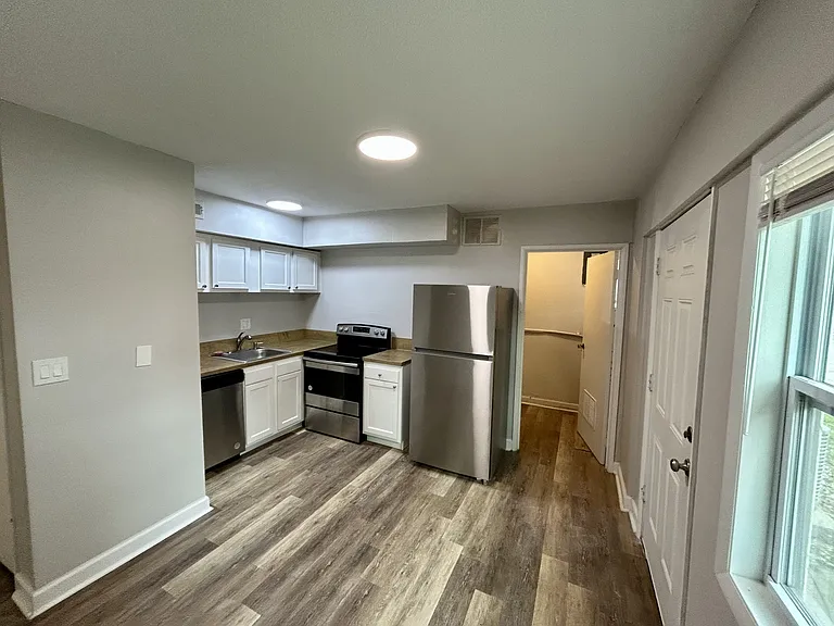 2506 Redbud Ln — Photo 14