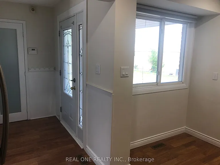 1580 Lancaster Dr #28 — Photo 3