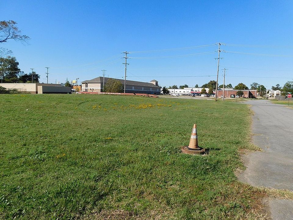1st image of Riverfront Dr