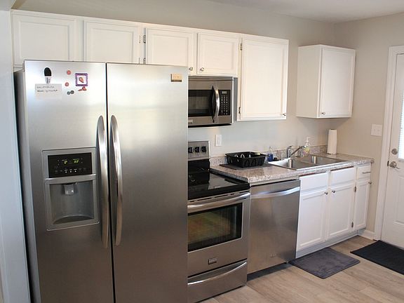 4th image of 108 N Grant St