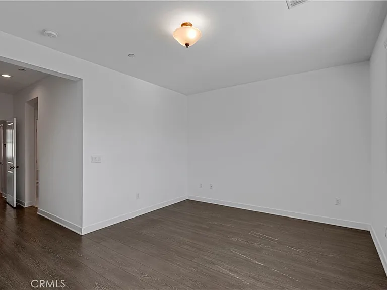 77 Jensen Ct — Photo 17