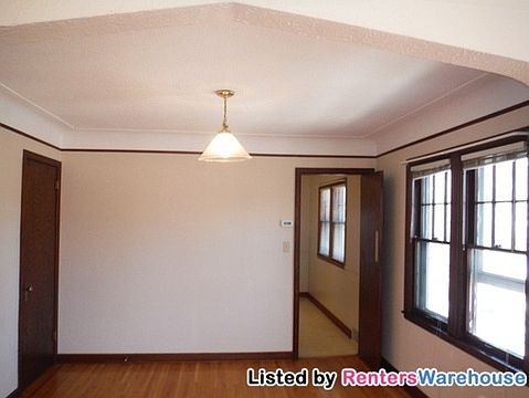 4th image of 2554 Johnson St NE #2