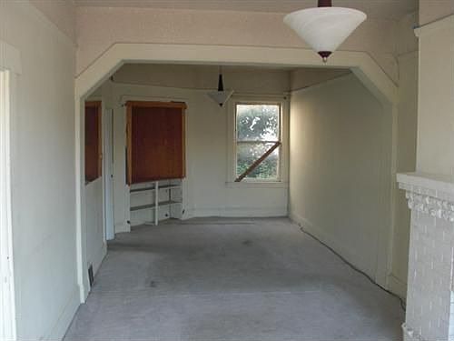 3rd image of 1430 Thomas Ave