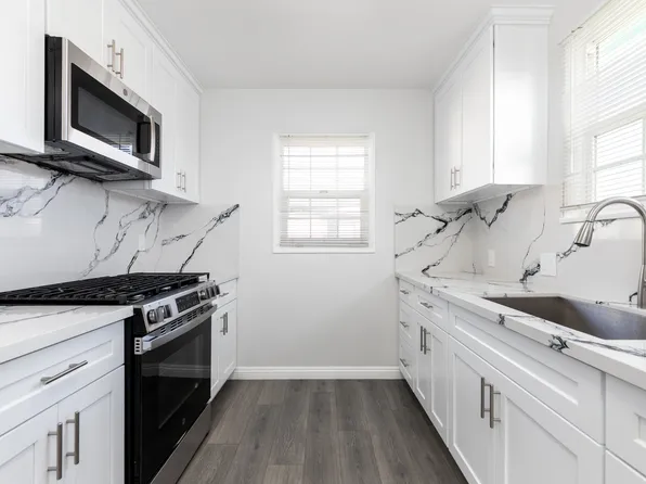 2145 W 104th St, Los Angeles, CA 90047