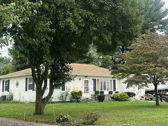 3rd image of 334 Stoner Ave
