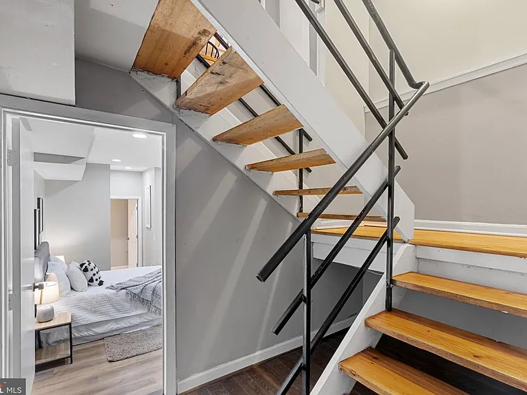 1628 S Charles St — Photo 17