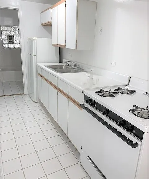 2322 W Wilson Ave #G — Photo 8