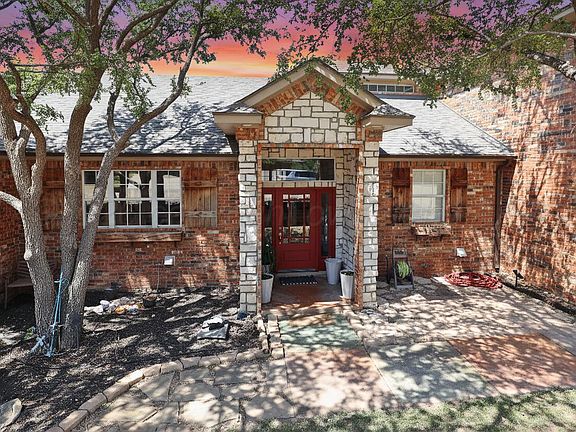 2nd image of 105 Circle View Dr