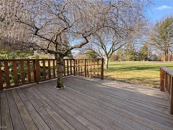 3rd image of 347 Riverside Dr