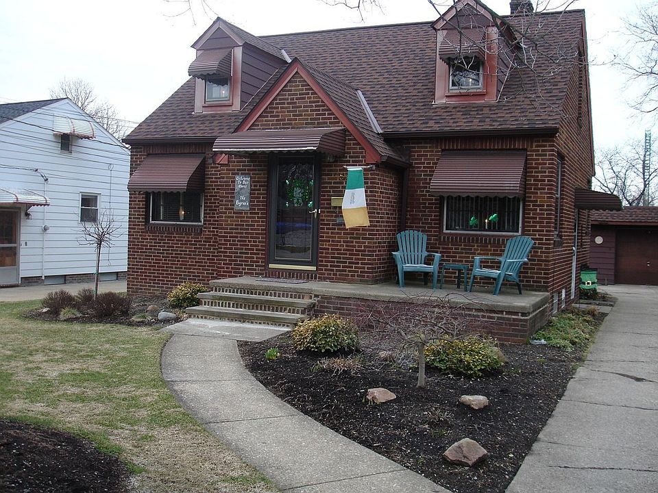 1st image of 4526 W 210th St