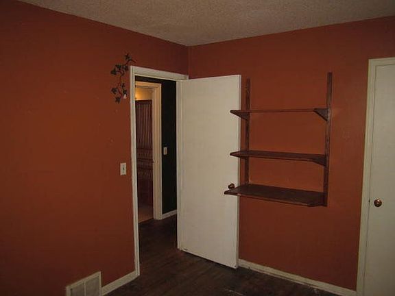 5th image of 600 Northdale Blvd NW
