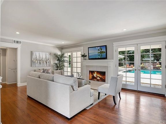 5th image of 5701 Oakdale Ave
