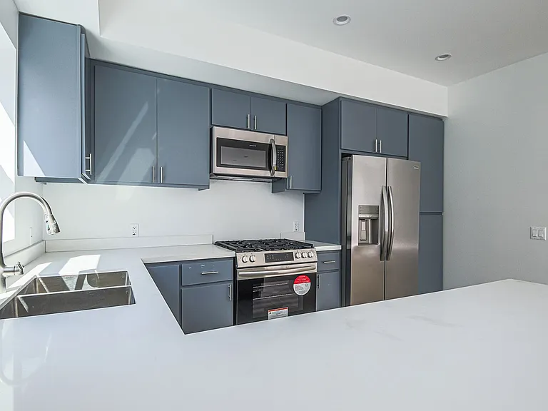 Luxury 2026 Townhomes with Massive Bedrooms + Decks with Views — Photo 69