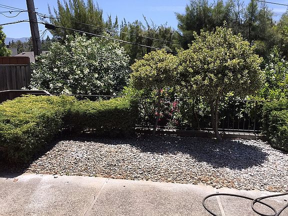 2nd image of 10353 Alpine Dr