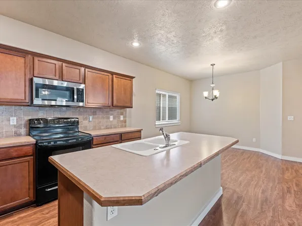 115 W Lava Falls Dr, Meridian, ID 83646